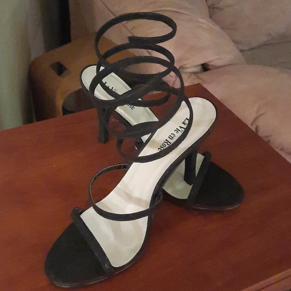 Ladies heels - Picture 1 of 1